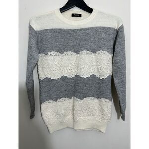 Elegant Grey & White Knit Sweater with Floral Lace Detail Long Sleeve Pullover